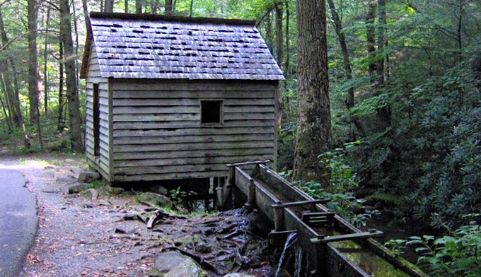 SM-Alfred-Reagan-tub-mill_WikiBrianStansberry_680 Alfred Reagan's tub mill in the Roaring Fork Historic District, GSMNP, by Brian Stansberry via Wikimedia Commons