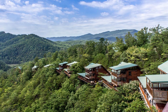 NaturalRetreats-SM-BearRidge_courtesy_700 Bear Ridge cabin rental by Natural Retreats near Great Smoky Mountains National Park