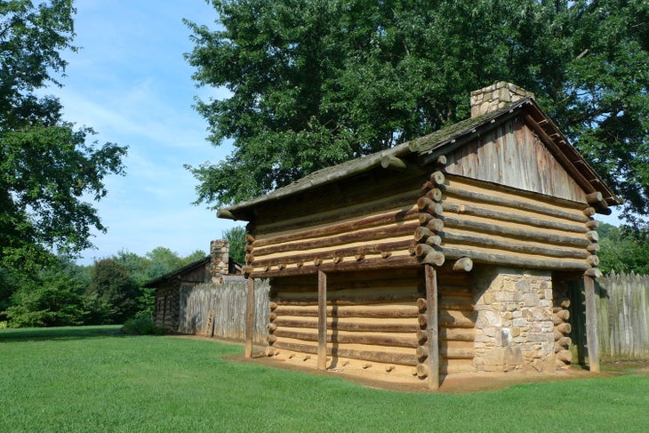 A pioneer tavern outside of the fort at Sycamore Shoals State Historic Park
