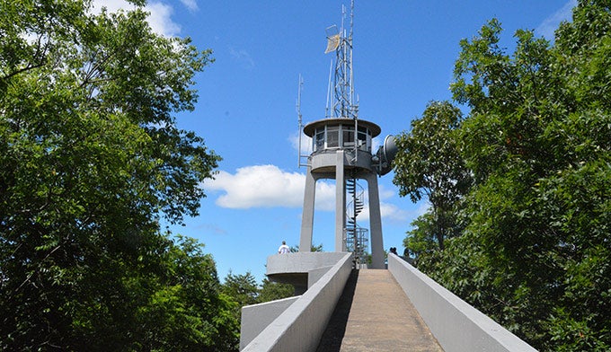 SM-Look-Rock-tower_Gloria_680 Look Rock Tower, a short hike from the overlook off of Foothills Parkway in Tennessee. Photo by Gloria Wadzinski