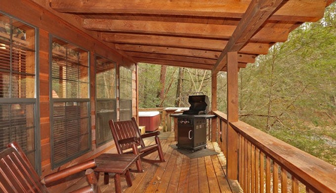TN-BlkBearsCave_BlackBearHollowCabinRentals_680 Black Bear's Cave. Photo courtesy of Black Bear Hollow Cabin Rentals.
