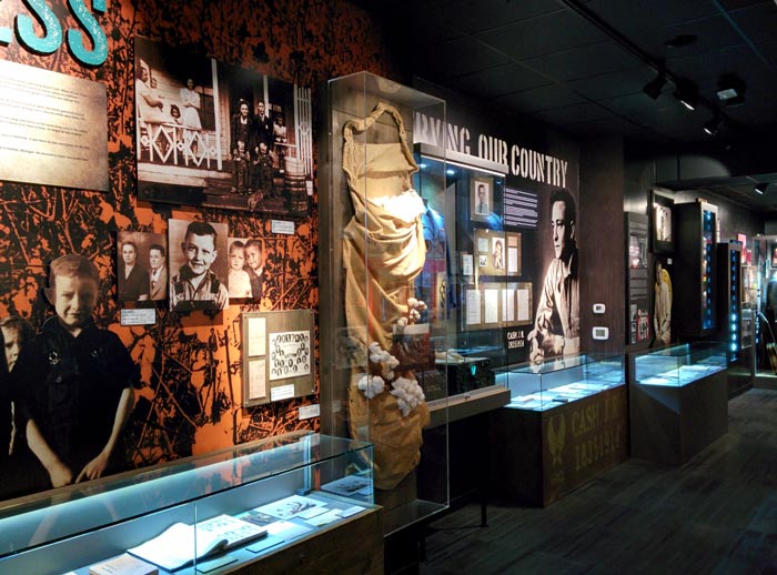 TN-Nashville-JohnnyCashMuseum_FlickrSporst_700 The Johnny Cash Museum in Nashville, Tennessee