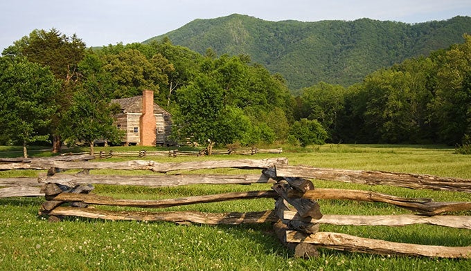 SM-Cades-Cove-Dan-Lawson-Cabin_iStock_680 Dan Lawson cabin in Cades Cove in Great Smoky Mountains National Park