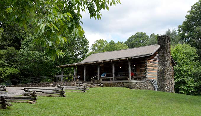 SM-CableMill-VisitorCenter_Gloria_680 Cades Cove Visitor Center at the Cable Mill in Great Smoky Mountains National Park