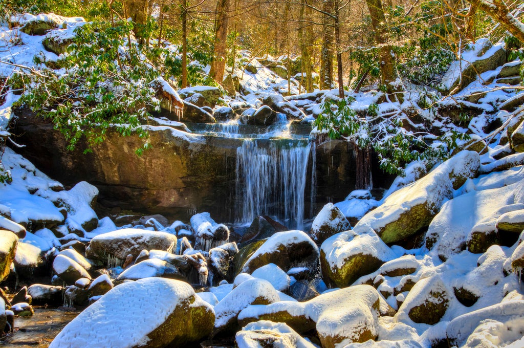 SM-Rainbow-Falls_FlickrMichaelHicks Rainbow Falls Trail by Michael Hicks on Flickr