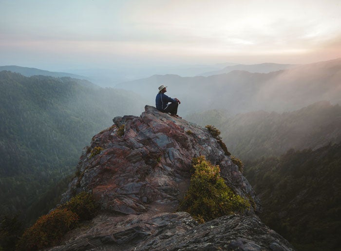 SM-sunrise-CharlesBunion_Tam19AnthonyToribio_700 Watching the sunrise from Charlie's Bunion in Great Smoky Mountains National Park