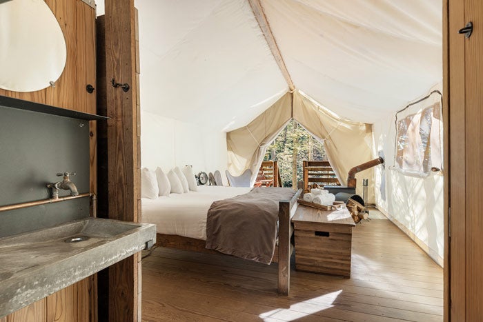 UnderCanvas-SM-tent-bath_BaileyMade_courtesy_700 Safari tent with bathroom at Under Canvas Great Smoky Mountains