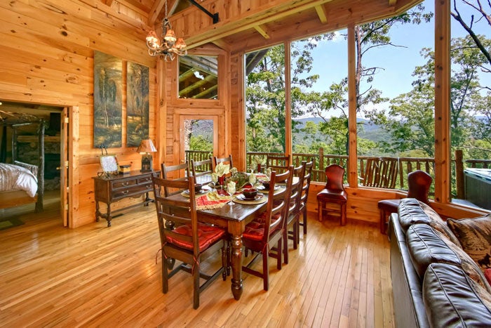 NaturalRetreats-SM-LivinTheDream_courtesy_700 Livin' the Dream cabin rental by Natural Retreats near Great Smoky Mountains National Park