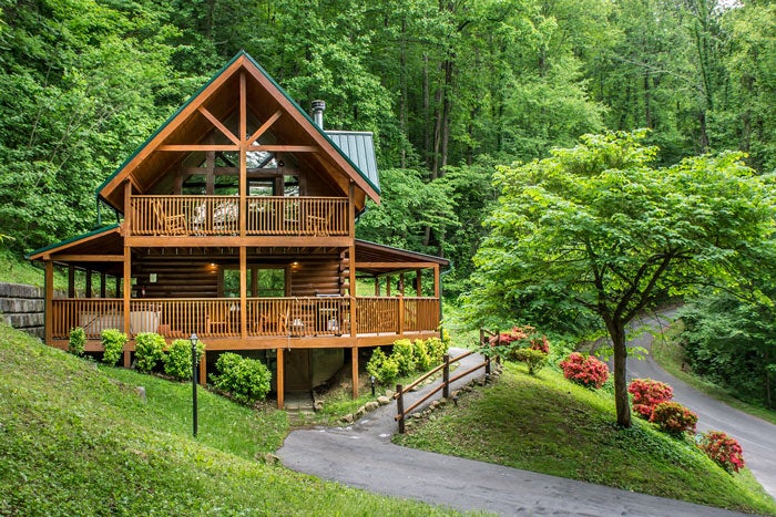 NaturalRetreats-SM-MountainDreams_courtesy_700 Mountain Dreams cabin rental by Natural Retreats near Great Smoky Mountains National Park